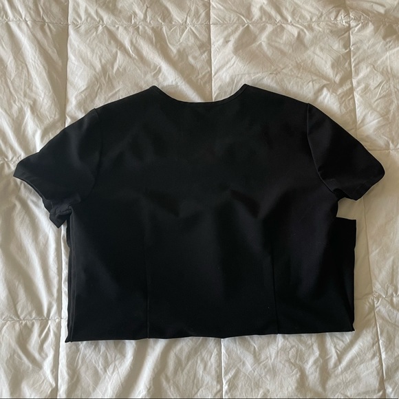 Figs Three Pocket Casma Top - Picture 2 of 2